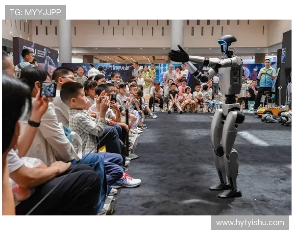 每天与不同足球明星亲密接触，感受他们的训练与生活魅力