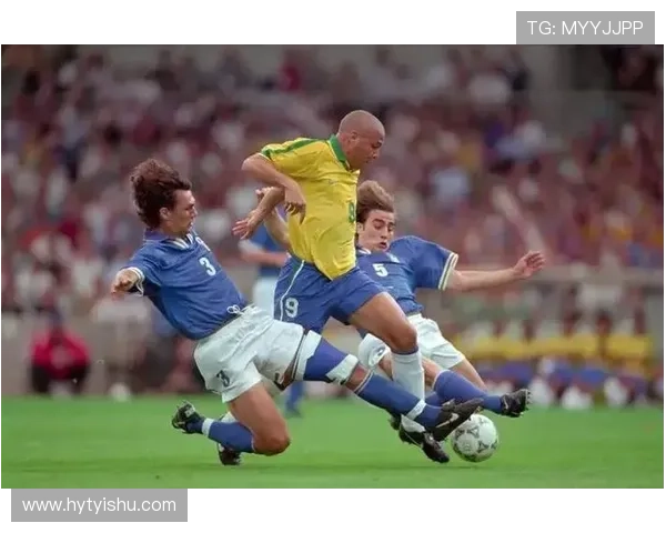 巴西足球明星的璀璨瞬间与传奇故事展现足球的魅力与激情